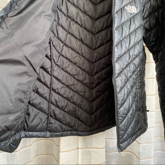 The North Face Black Puffer Jacket - Picture 10 of 14
